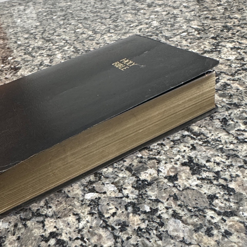 Leather Black Holy Bible EUC - Picture 8 of 9